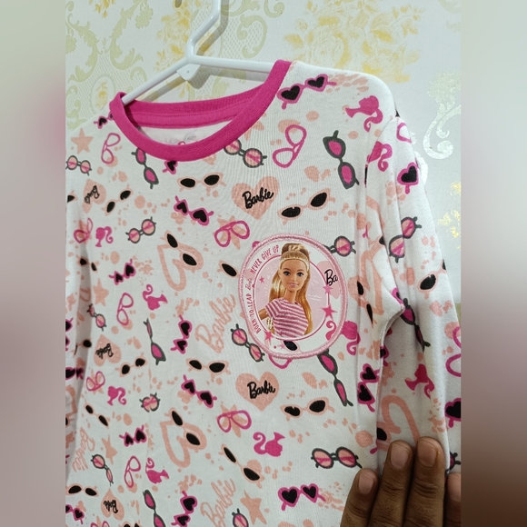 Barbie - Picture 4 of 9